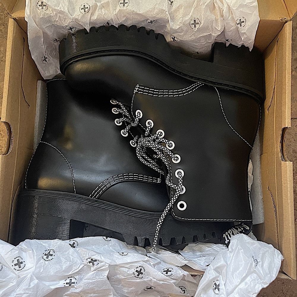 Brand new Docs.Accidentally bought them too small,only was worn while trying on